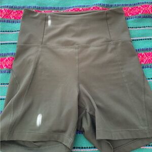 moss girlfriend collective run short